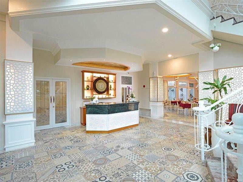 Sahira Butik Pakuan Syariah Hotel Богор Экстерьер фото