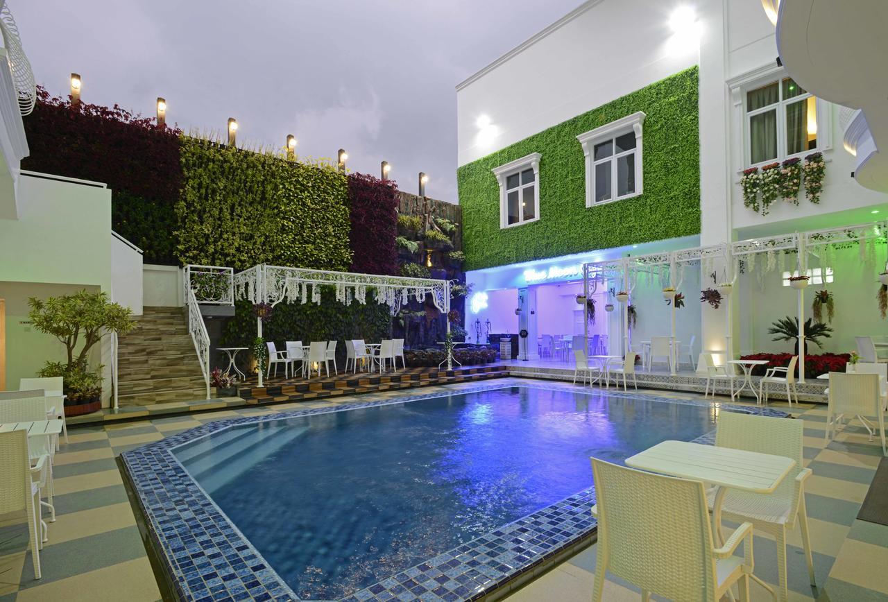 Sahira Butik Pakuan Syariah Hotel Богор Экстерьер фото