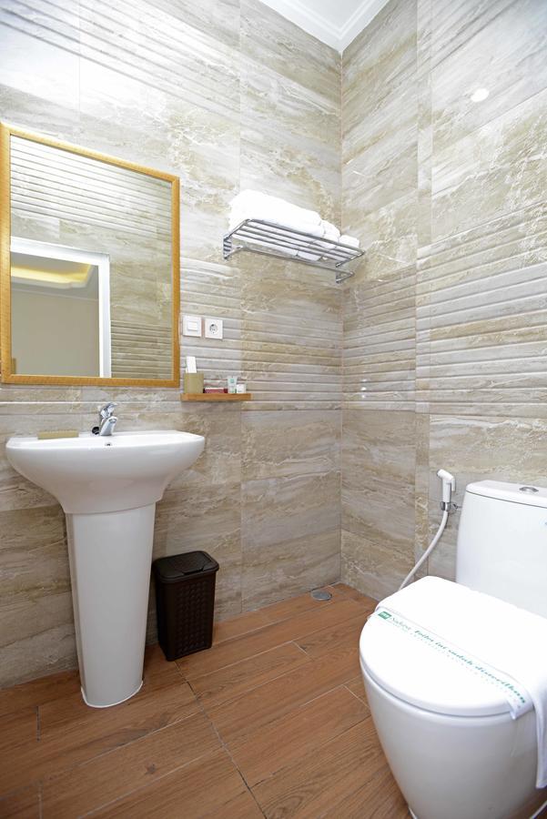 Sahira Butik Pakuan Syariah Hotel Богор Экстерьер фото