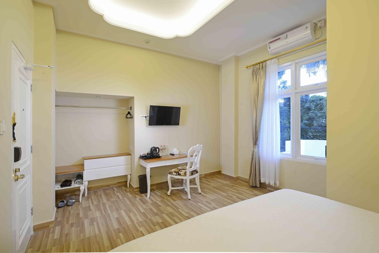 Sahira Butik Pakuan Syariah Hotel Богор Экстерьер фото